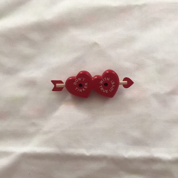 ⚡️FINAL PRICE⚡️ Vintage Heart Love Brooch - Picture 5 of 11